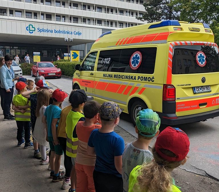 Obisk otroškega dispanzerja v Celju z ogledom rešilca